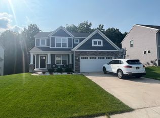487 Highlander Dr NE, Rockford, MI 49341