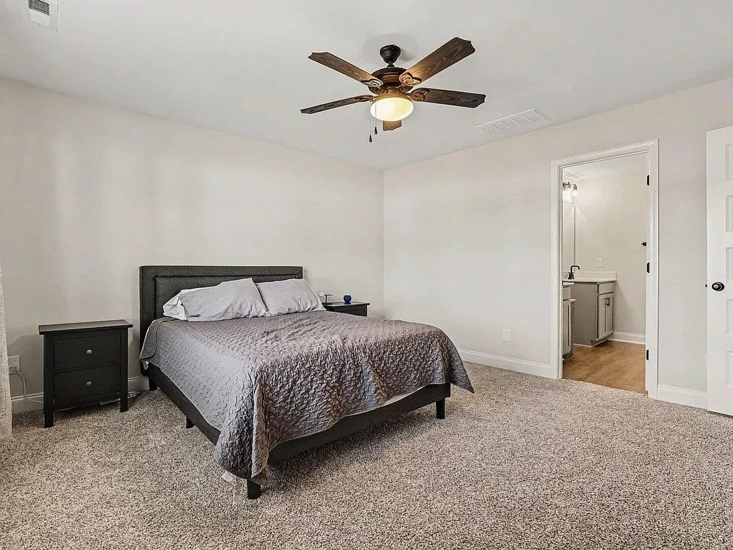 Furnished Renta 3BR Townhouse in Clayton, NC -Utilities included — Photo 2
