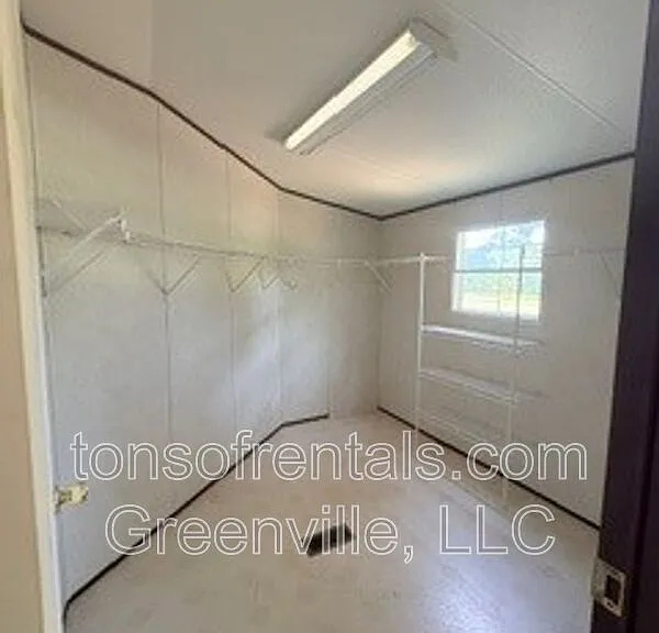 255 Pine Dr — Photo 11