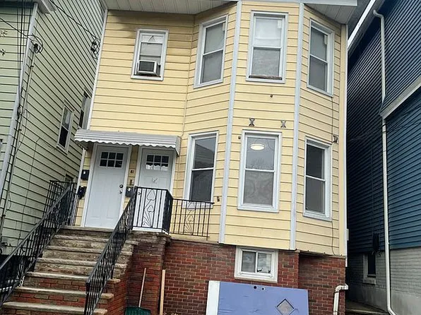 81 W 45th St, Bayonne, NJ 07002