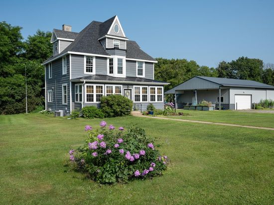 N6283 N Prescott St, Arkansaw, WI 54721