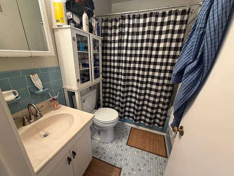 101 Southampton Ct — Photo 9
