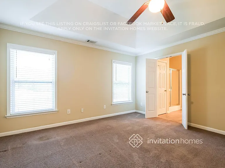 4392 Walforde Blvd — Photo 10