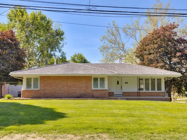 6522 Lincoln Ave, Windsor Heights, IA 50324