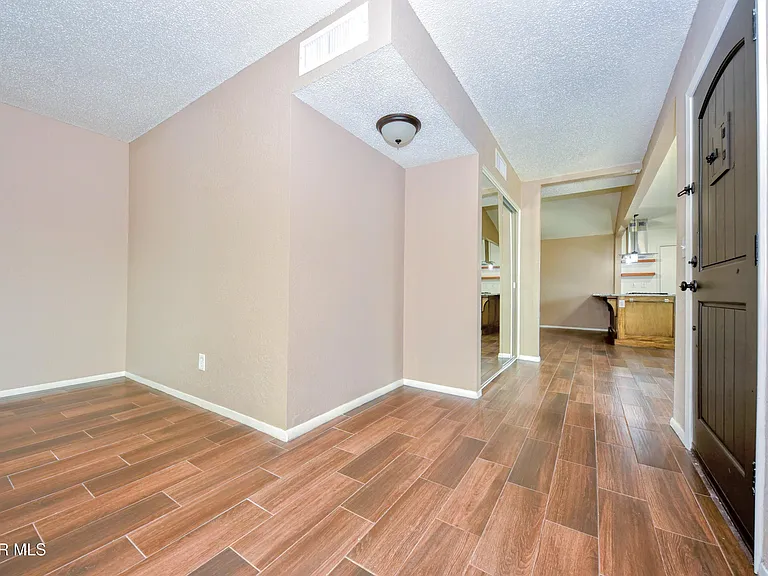 10348 Darin Rd — Photo 12