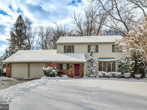 25 Pawtucket Dr, Cherry Hill, NJ 08003