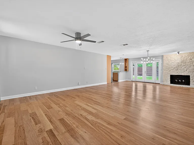 6700 La Salle Dr — Photo 7