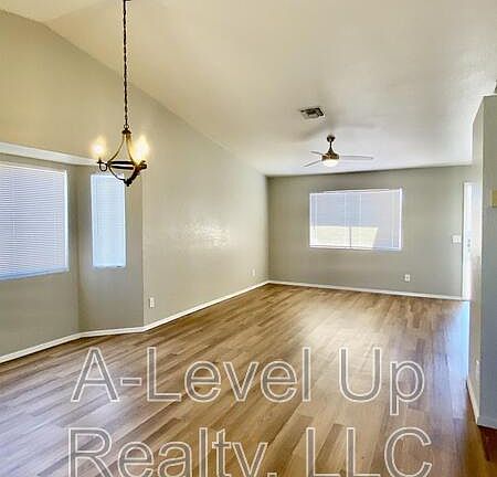 4th image of 1834 W Holland Dr