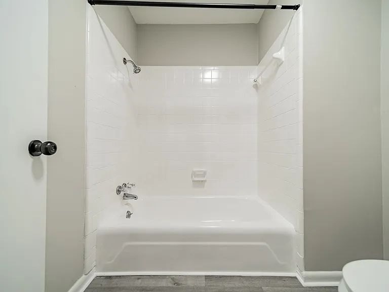 2200 Williamsburg Dr #24 — Photo 7