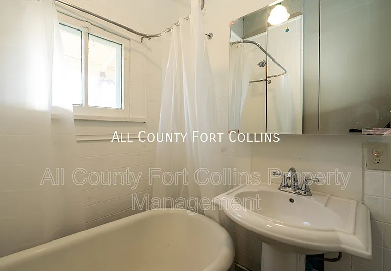 417 E Mulberry St — Photo 11