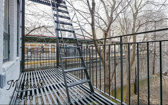 Rented by Midbrook Realty, LLC | media 7