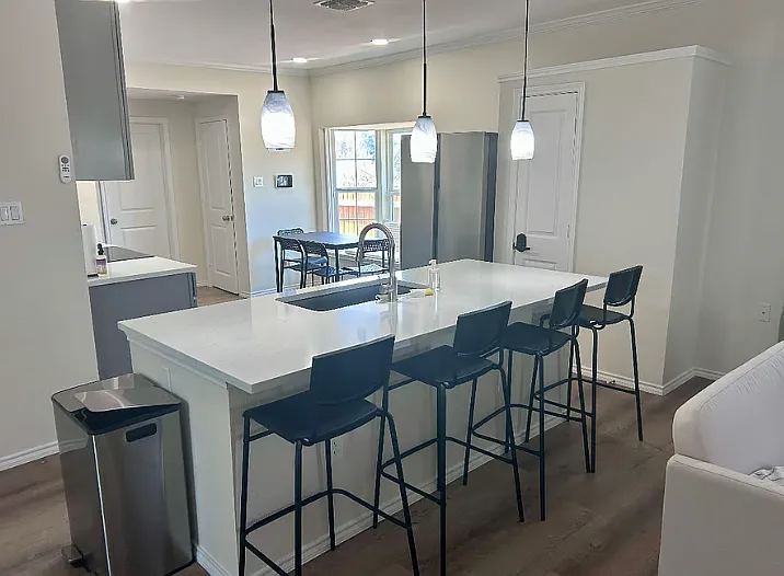 502 Potomac St — Photo 3