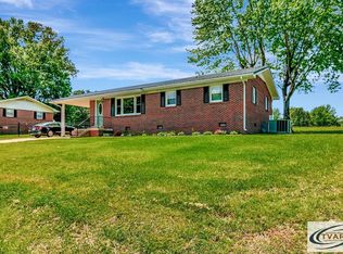 110 Rosewood Dr, Greenfield, TN 38230