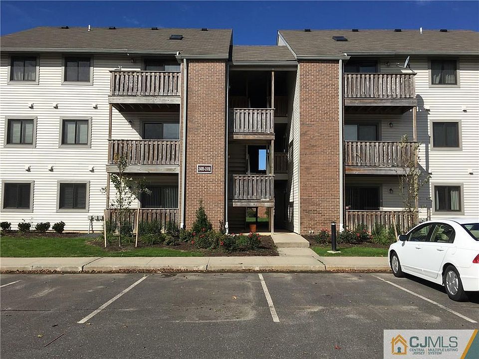 1st image of 2412 Ravens Crest Dr #2412