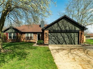 7064 Woodcroft Dr, Englewood, OH
