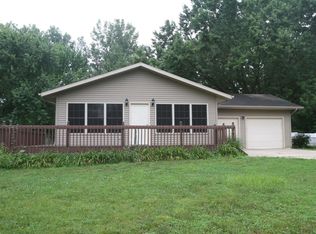 29822 Cleveland Ave, Elkhart, IN 46516