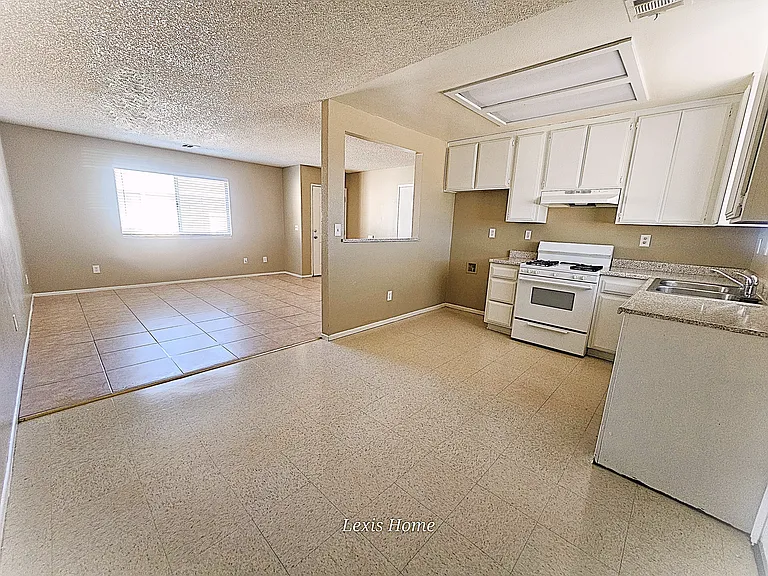 12959 Navajo Rd #B — Photo 5