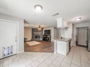 1017 E Georgian Rd, Saginaw, TX 76179