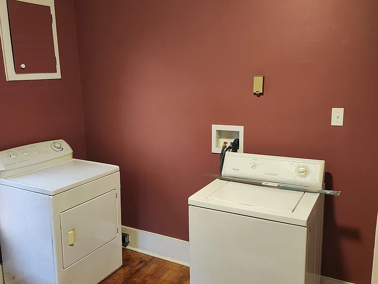126 Queen St #126 — Photo 1