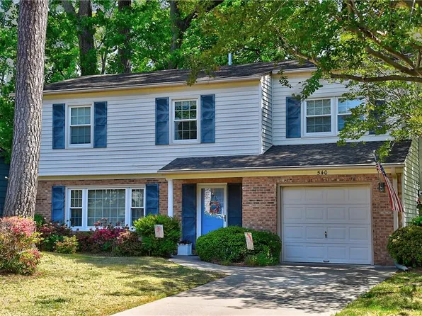 540 Royal Palm Dr, Virginia Beach, VA 23452