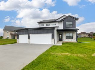 6074 Stockwood Dr, Asbury, IA 52002