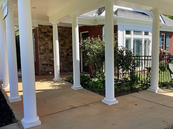 Covered walk way to entrance
