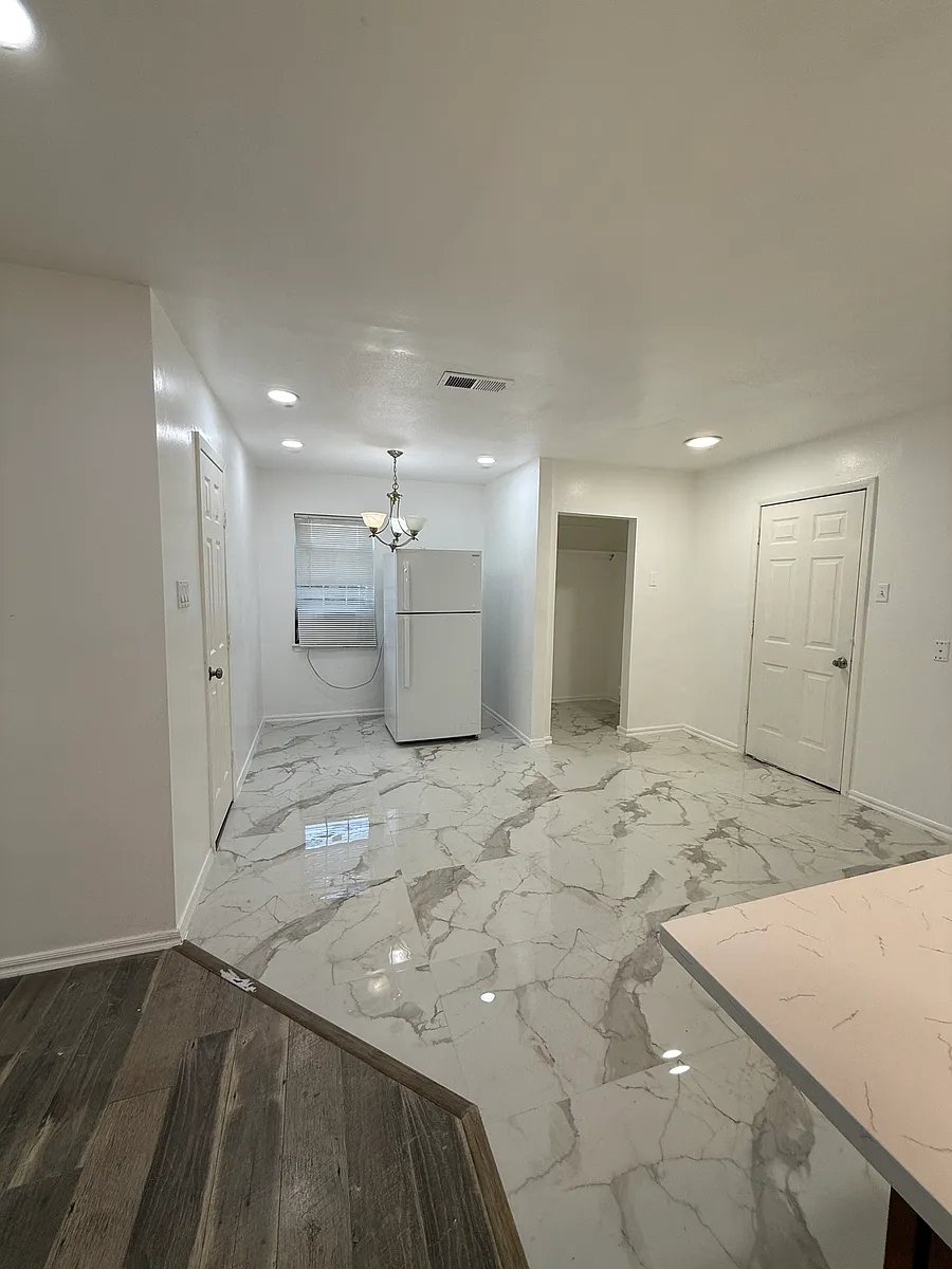 Building Photo - 2529 Rutgers Dr