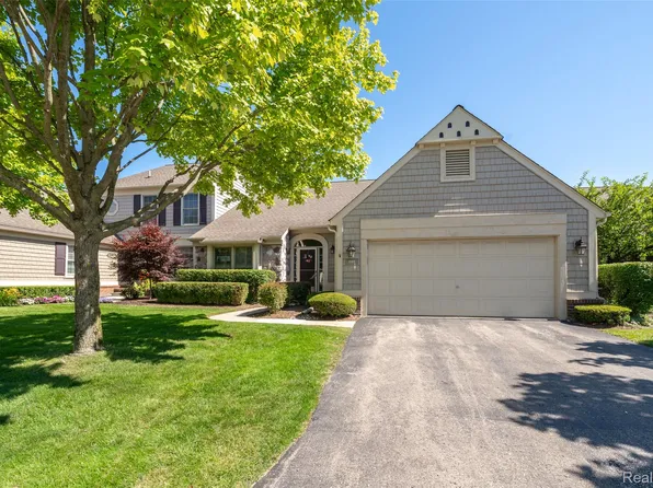 881 Tartan Trl, Bloomfield Township, MI 48304