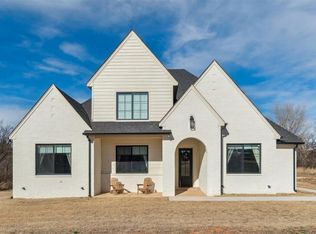 4400 W Forrest Hills Rd, Guthrie, OK 73044