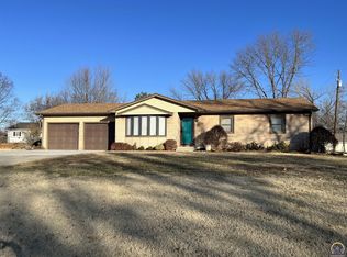 848 NW Pleasant Hill Ln, Topeka, KS 66618