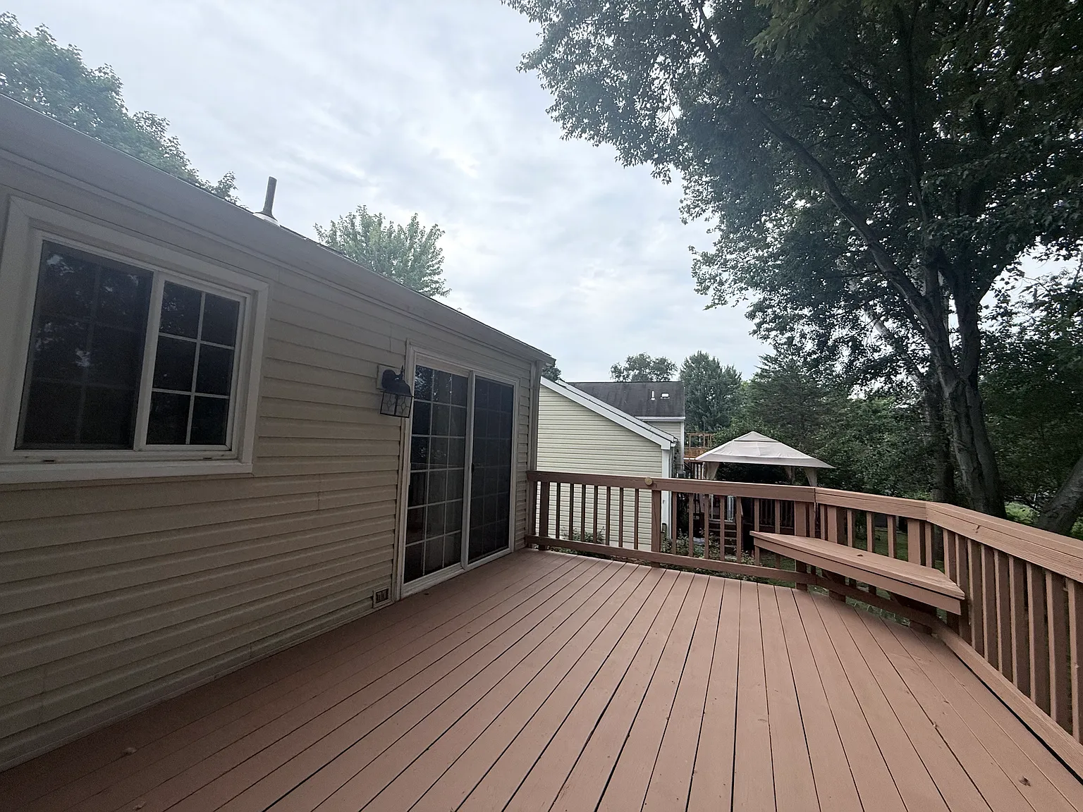 4 bed, 1844 sqft, $3,200 — Photo 2