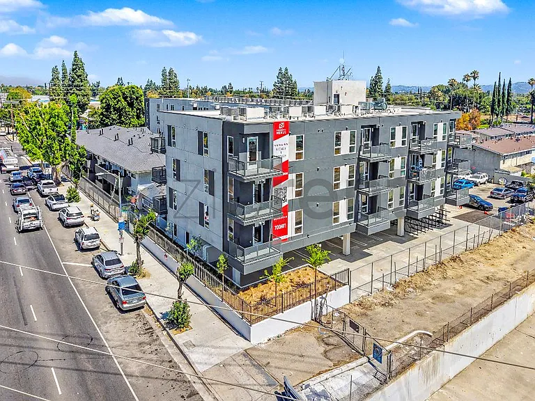 18900 Parthenia St #310 — Photo 10