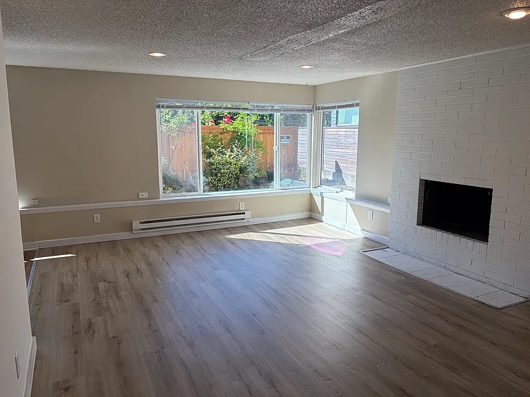 5017 Sand Point Pl NE — Photo 36