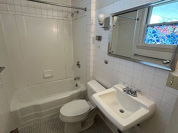 4th image of 120-126 N Willard St #122