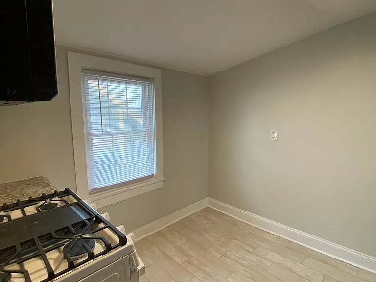 50 N Railroad St #7 — Photo 18