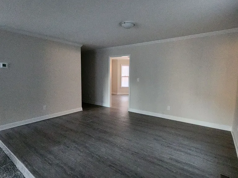 5598 Lockridge Rd — Photo 10