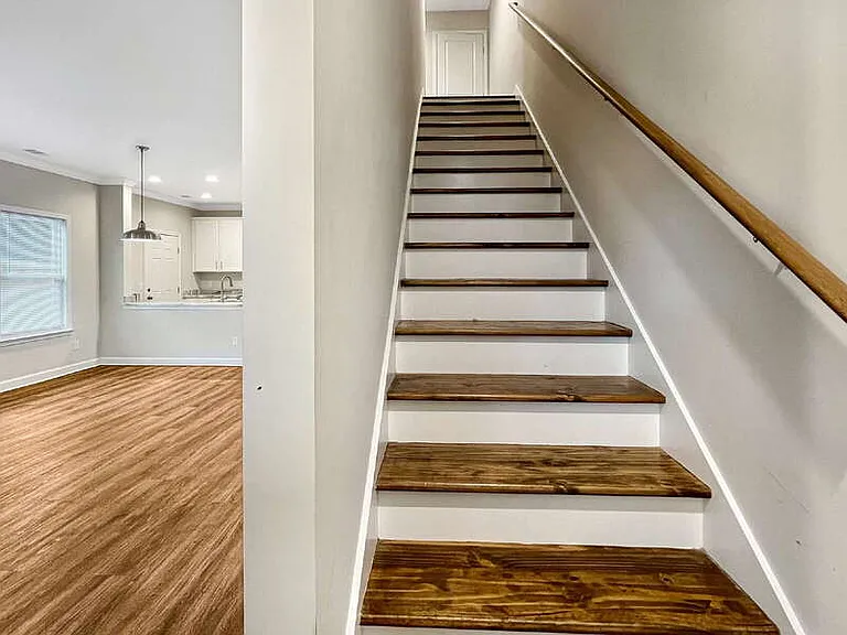 39 Travis St — Photo 13