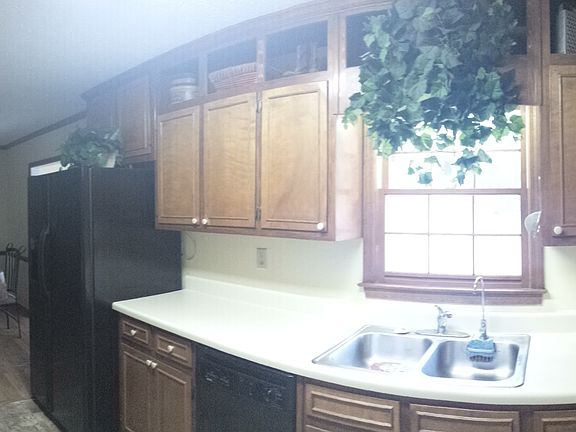 3rd image of 631 Tahoe Cir SE
