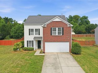 410 Walnut Crossing Dr, Whitsett, NC 27377