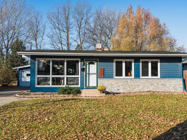 1917 16 1/2 St S, Fargo, ND 58103