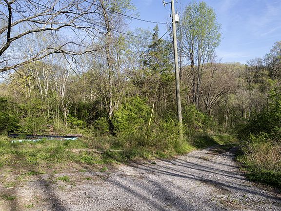 3rd image of 7669 Old Charlotte Pike