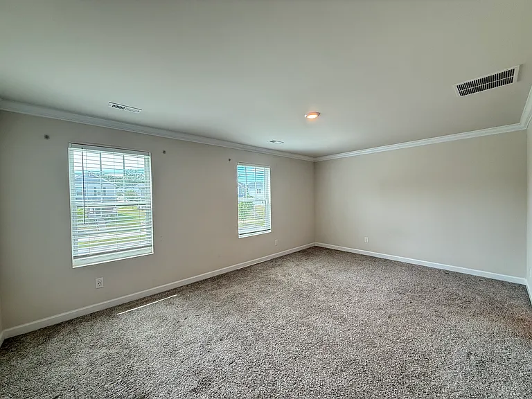 525 Nixon Rd — Photo 8