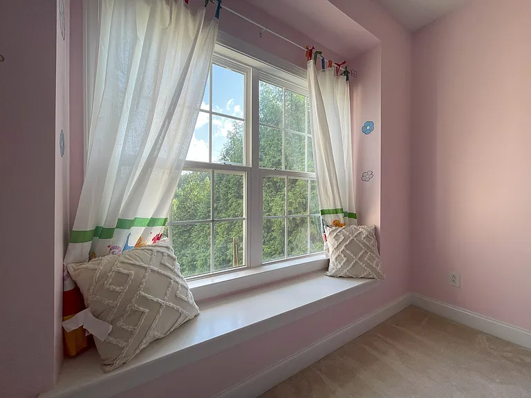 bedroom window seat