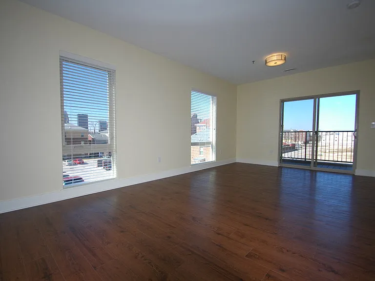 410 S Hancock St — Photo 11