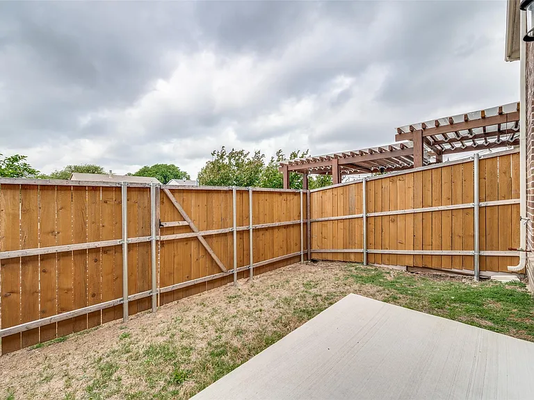 5609 Woodlands Dr — Photo 25