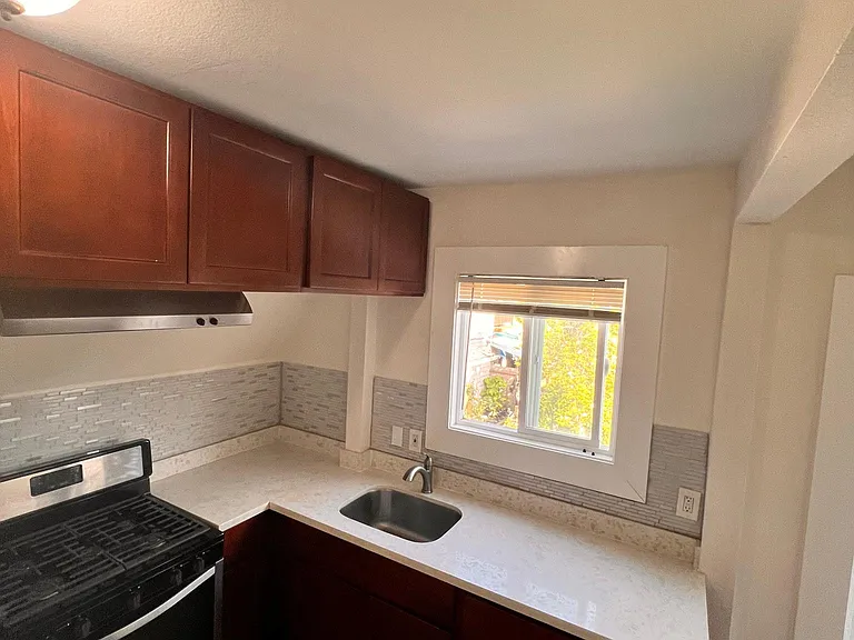 2504 23rd Ave #B — Photo 11