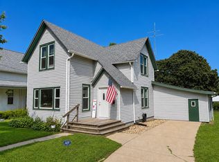 507 N Broad St, Lanark, IL 61046