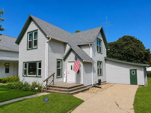 507 N Broad St, Lanark, IL 61046