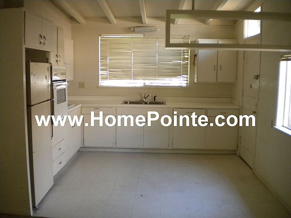 4th image of 1049 Cummins Way