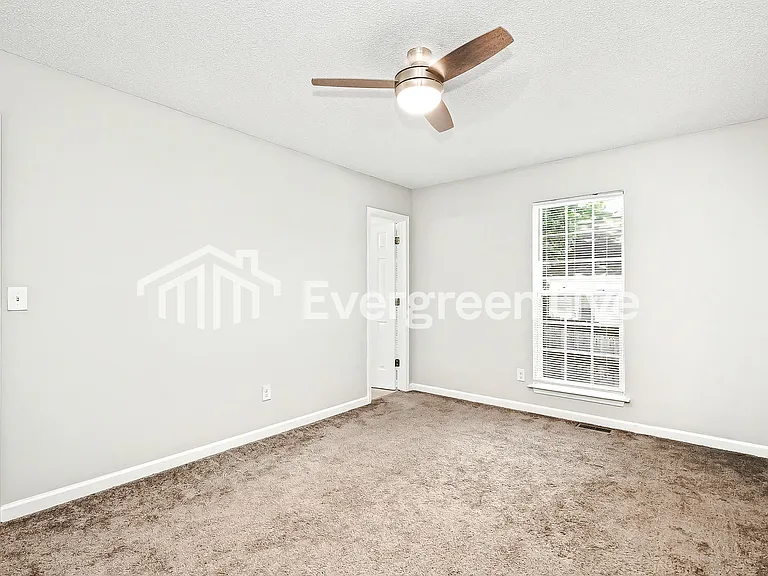 515 Denny Rd — Photo 4